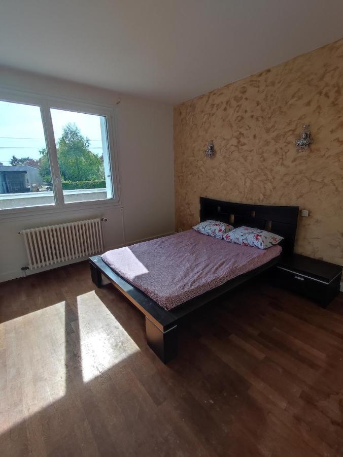 Agreable Appartement Familial Avec Jardin Blois Exterior photo