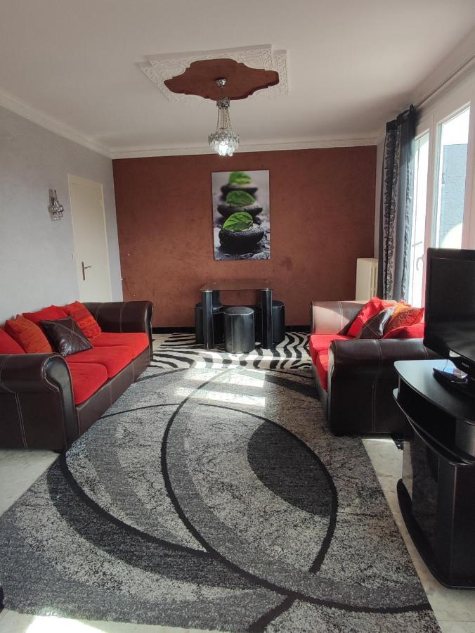 Agreable Appartement Familial Avec Jardin Blois Exterior photo